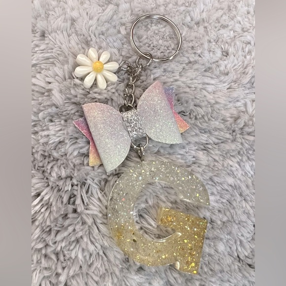 🌸3/$10) Handmade Epoxy Resin Alphabet Letter Key Chain (G) - Picture 1 of 1